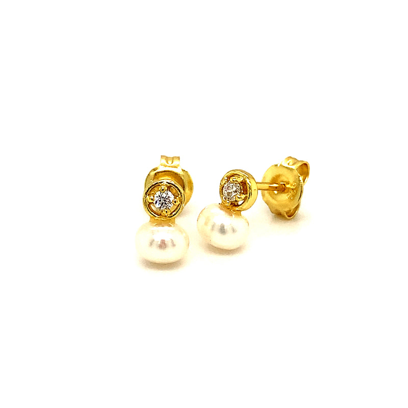 (SWAN) Aretes de perlas con circones en plata 925 bañada en oro amarillo