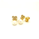 Aretes (mariposa) de perlas con circones en plata 925 bañada en oro amarillo