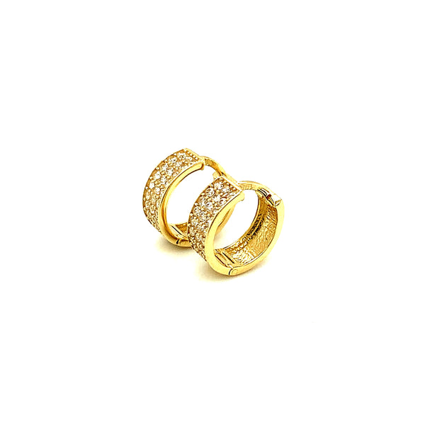 Huggies con circones en oro amarillo 10kt