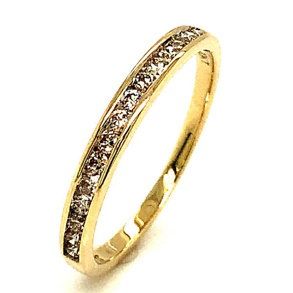 (SOFIA) Banda con diamantes en oro amarillo 10k