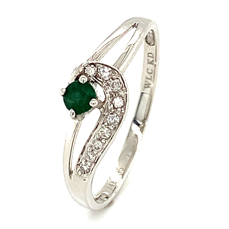 Anillo de esmeralda con diamantes en oro blanco 14k