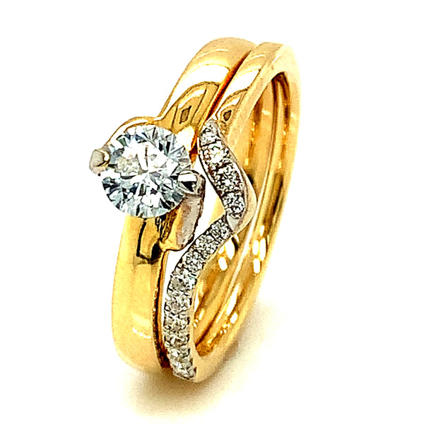 (LD) Set de anillos  con diamantes de laboratorio en oro amarillo 10kt.