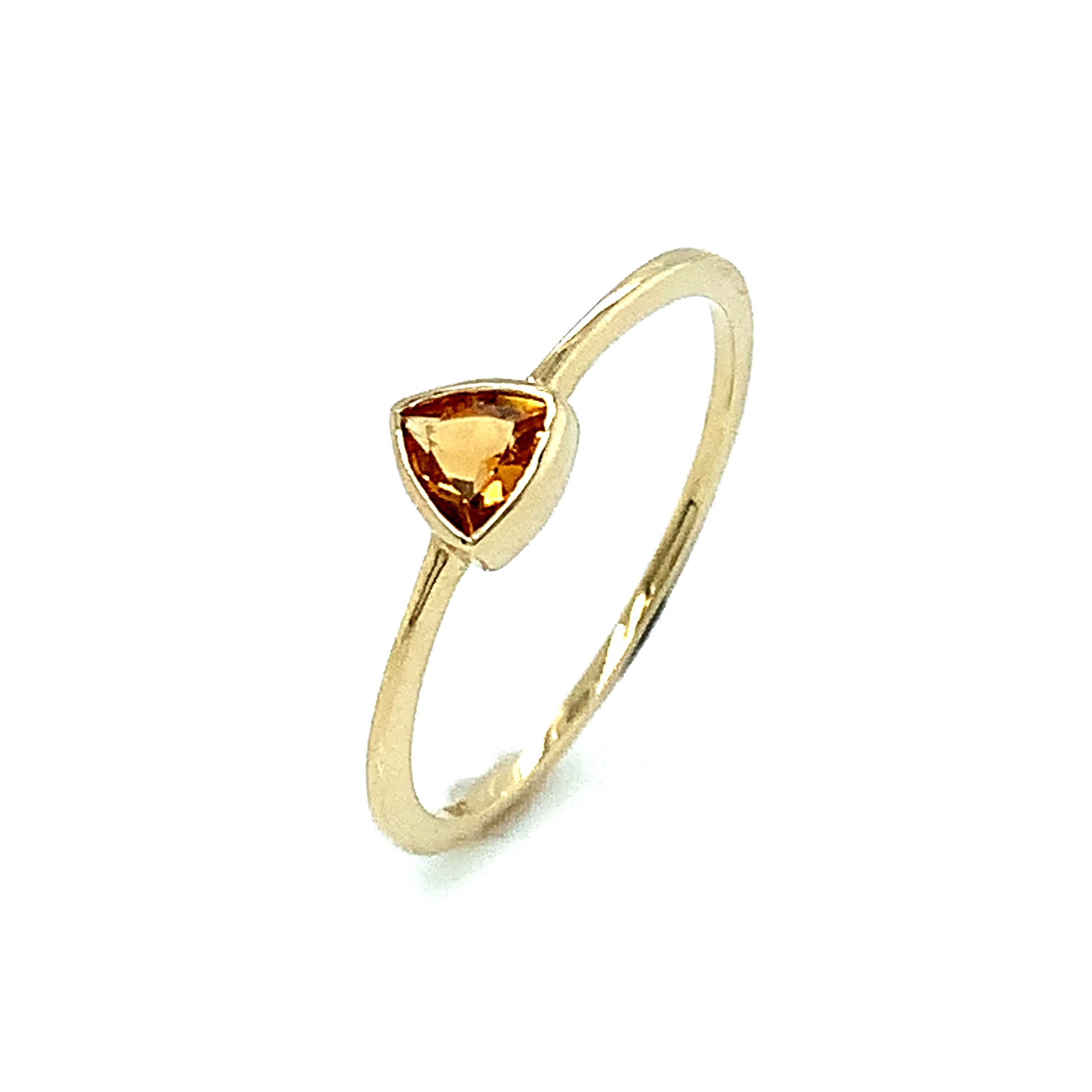 Anillo de citrino en oro amarillo 10kt.