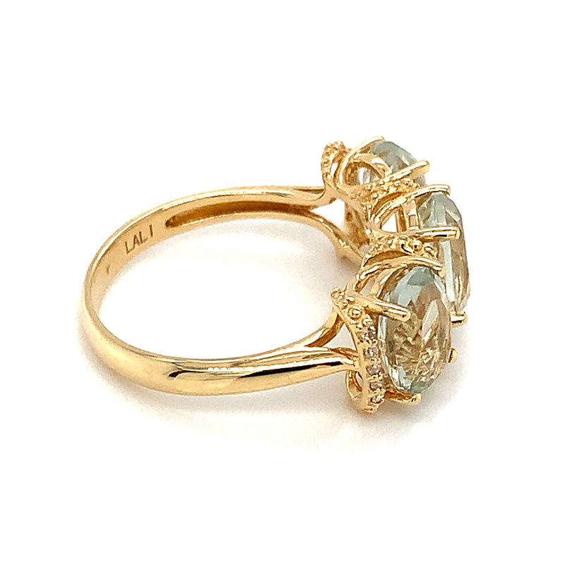 Anillo de amatista verde con diamantes en oro amarillo 14kt.