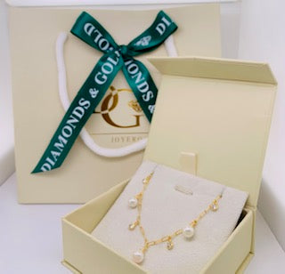 (SWAN) Collar de perlas con circones en plata 925 bañada en oro amarillo. 35cm-40cm