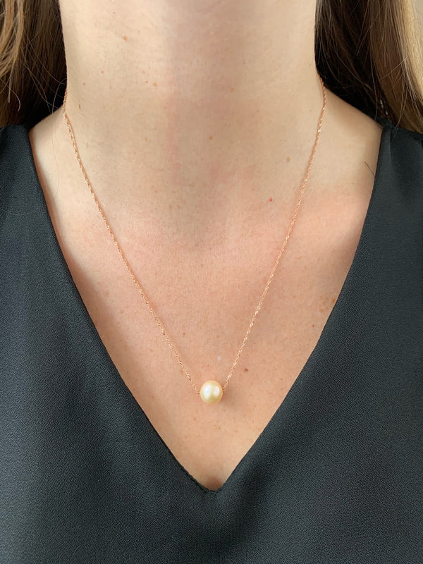 Collar de perla en oro rosado 14kt. 45cm  ANTES:  $280.00