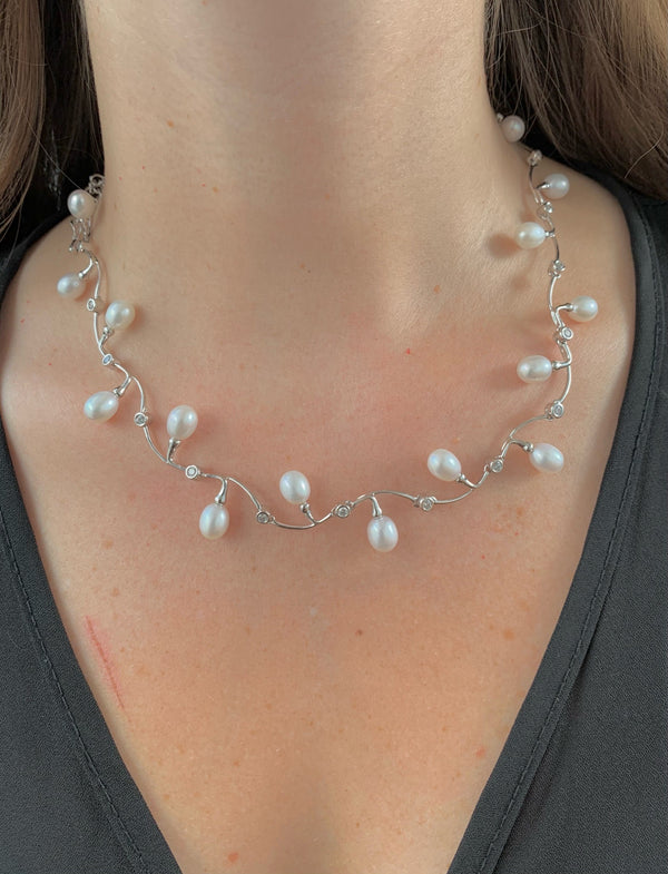 (SWAN) Collar de perlas cultivadas con circones en plata 925  ANTES:  $365.00
