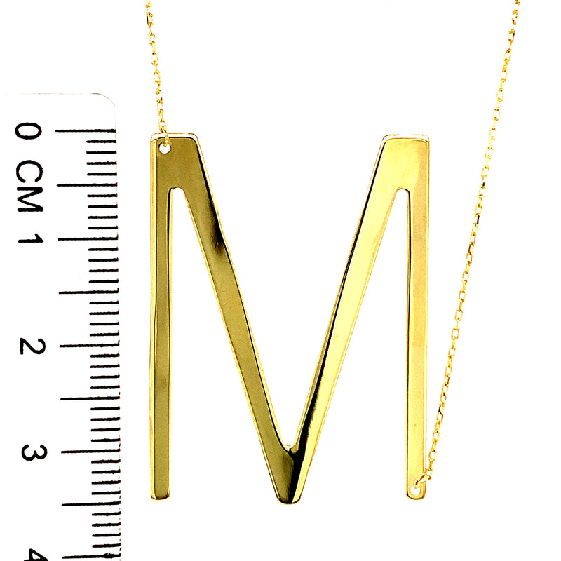 Collar con inicial (M) en oro amarillo 10kt. 45cm