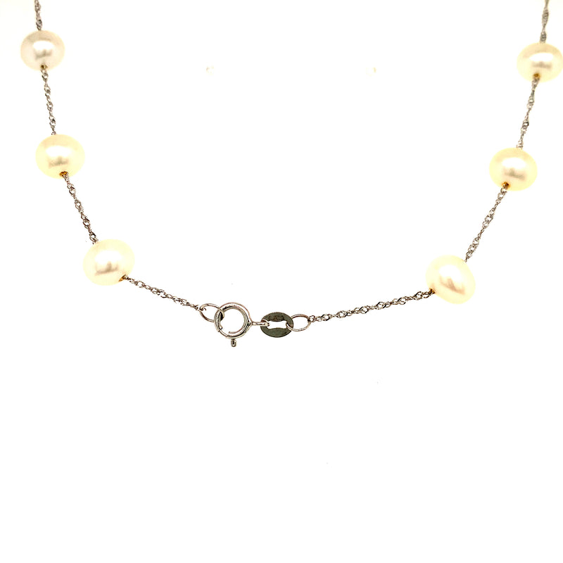 Collar de perlas blancas en oro blanco 14kt. 45cm