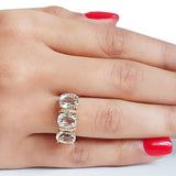Anillo de amatista verde con diamantes en oro amarillo 14kt.