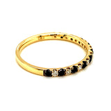 Anillo de zafiro con diamantes en oro amarillo 14kt.