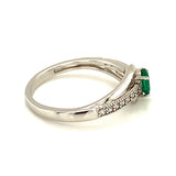 Anillo de esmeralda con circones en plata 925