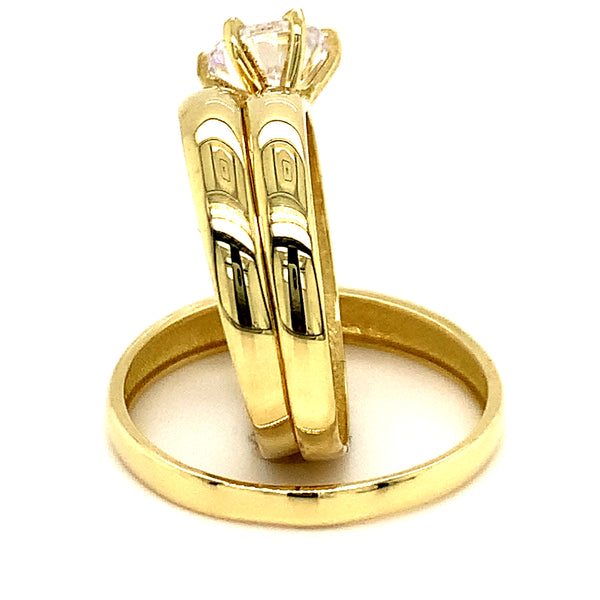 Trío de anillos con circón en oro amarillo 10K